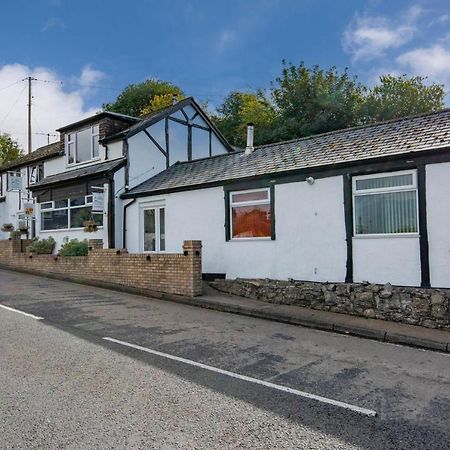 Welsh Row House Apartment Llandegla Exterior photo