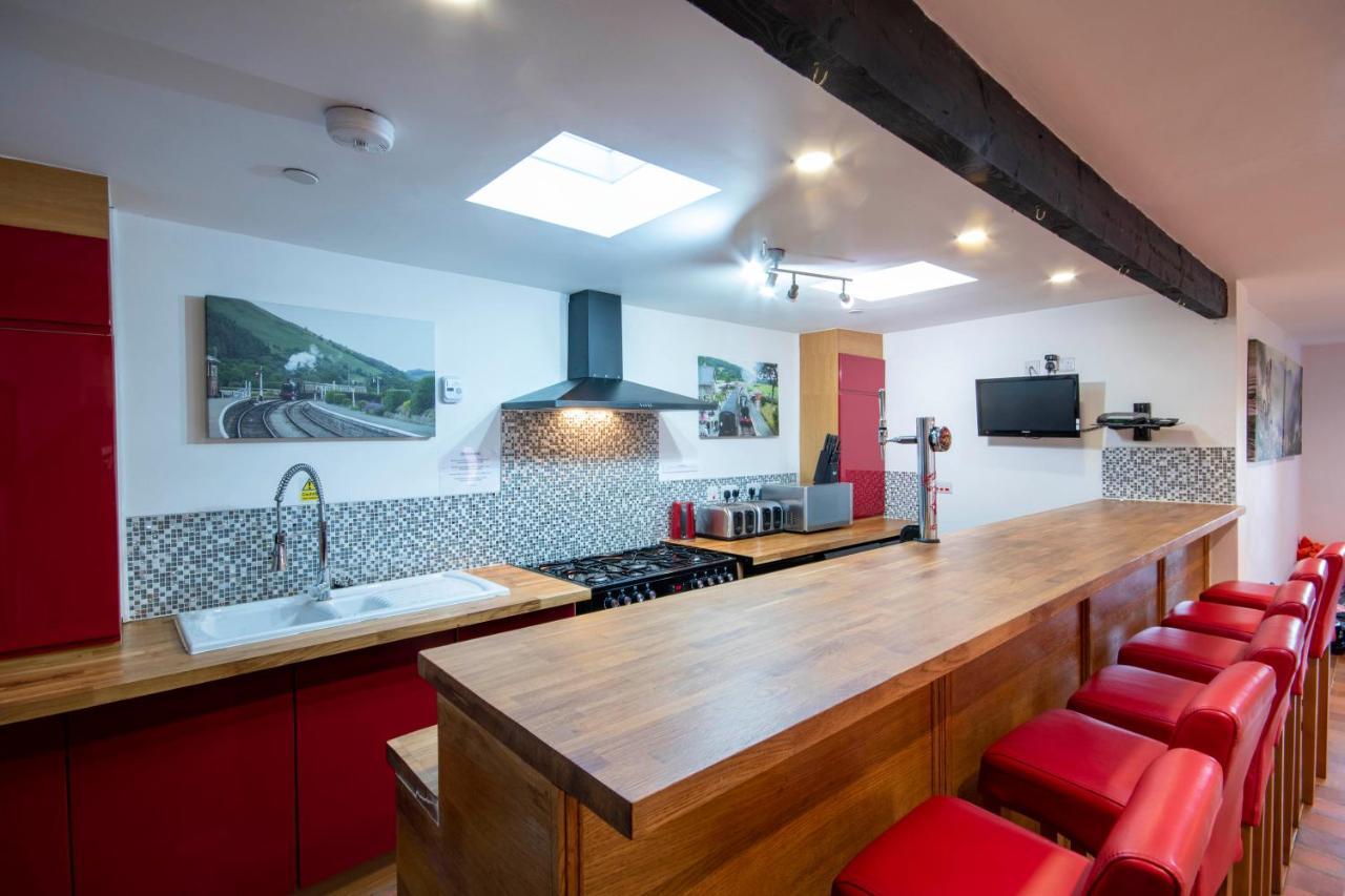 Welsh Row House Apartment Llandegla Exterior photo