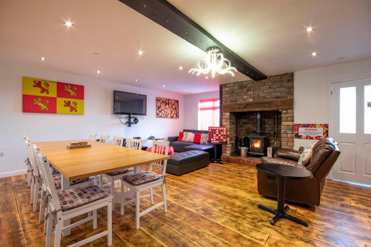 Welsh Row House Apartment Llandegla Exterior photo