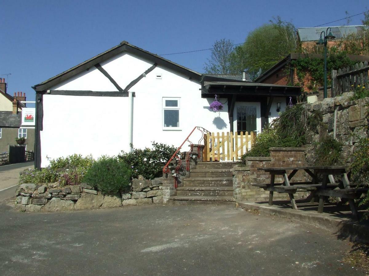 Welsh Row House Apartment Llandegla Exterior photo