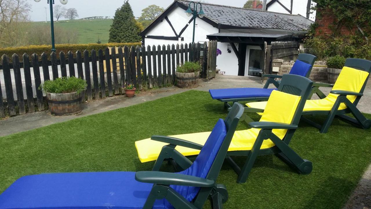 Welsh Row House Apartment Llandegla Exterior photo