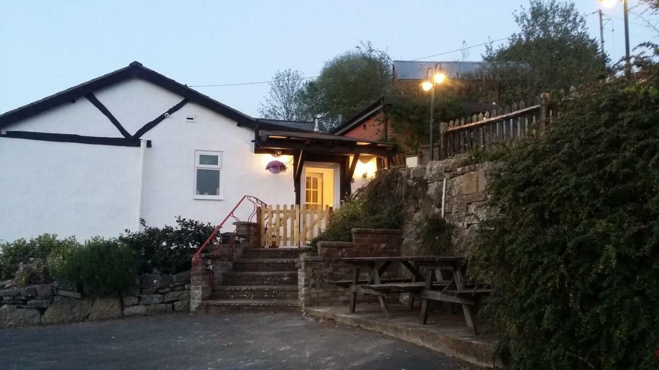 Welsh Row House Apartment Llandegla Exterior photo